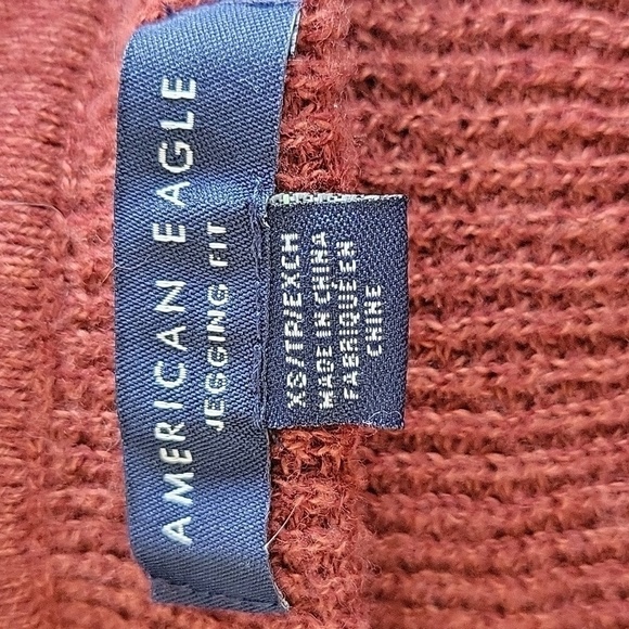 American Eagle Outfitters xs burgundy jegging fit top - Picture 3 of 4